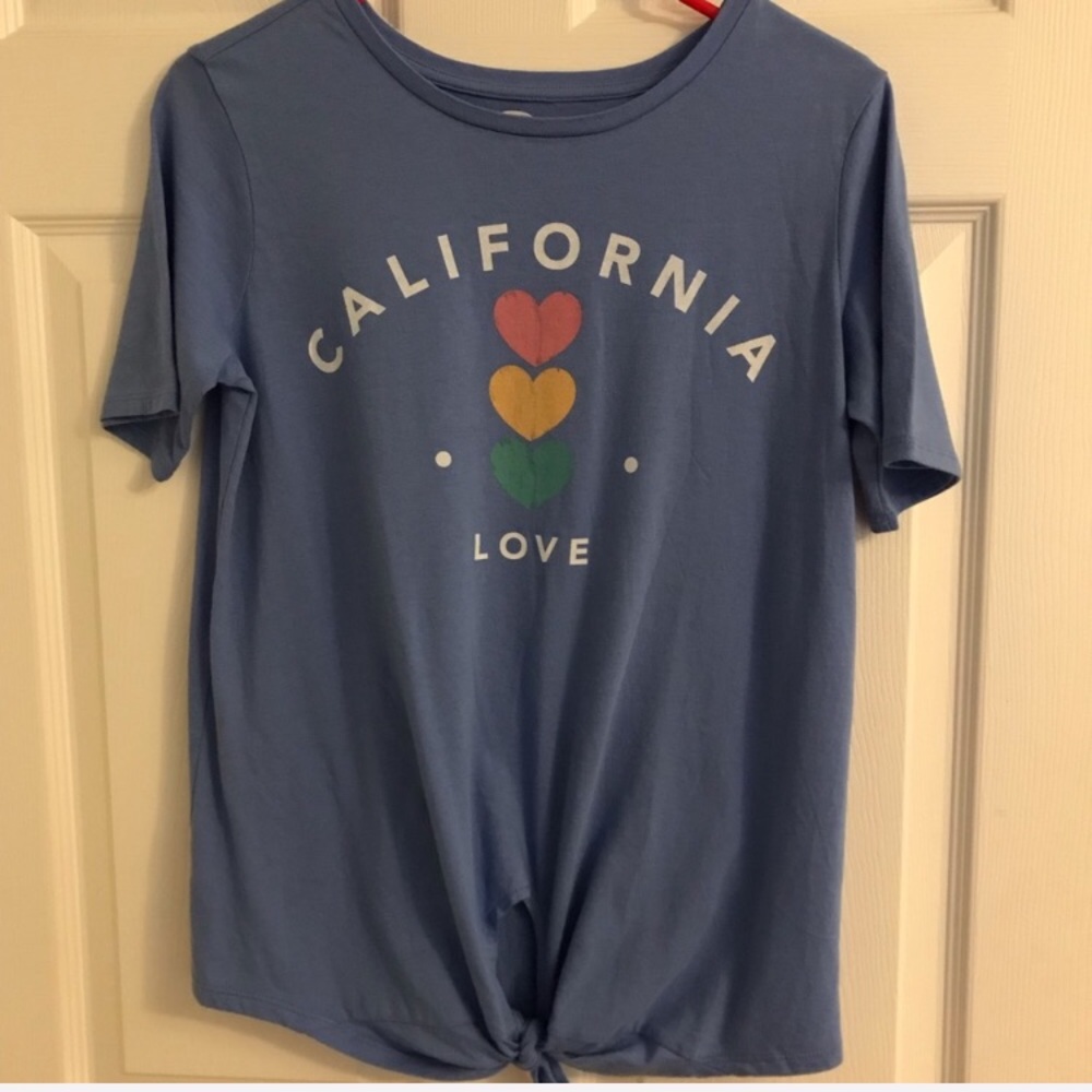 💕  BOGO 1/2  off. Old Navy girls shirt. Sz. XL